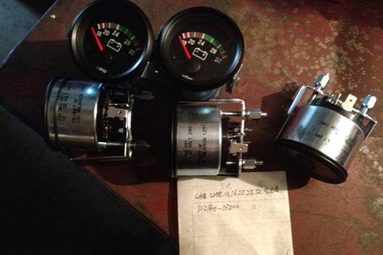 電壓表D2140-03200